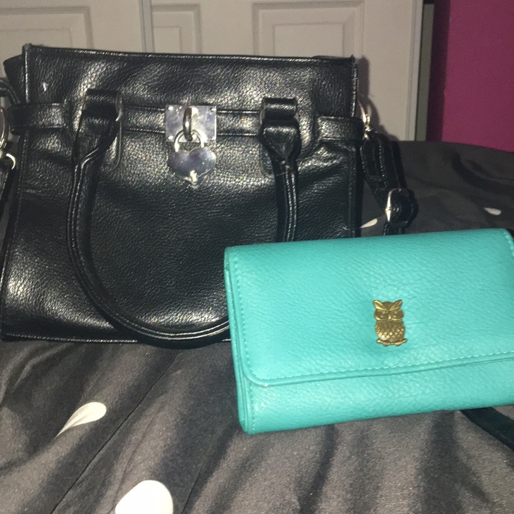 Claire's wallet and crossbody purse set